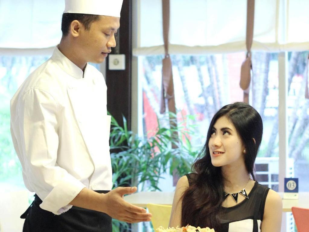 Country Heritage Resort Hotel Surabaya Eksteriør bilde