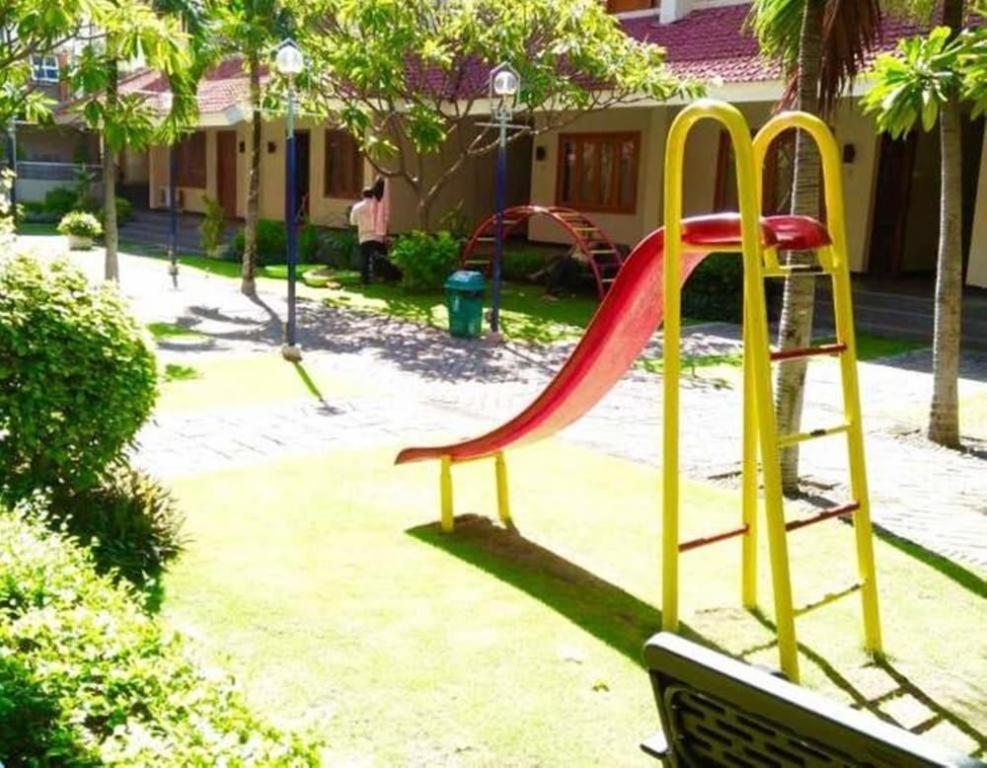 Country Heritage Resort Hotel Surabaya Eksteriør bilde